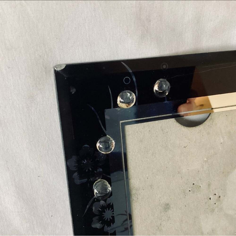 Glass Photo Frame - Picture 2 of 5
